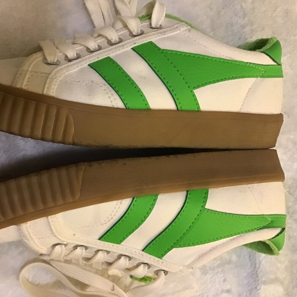 Sneakers - Picture 2 of 6